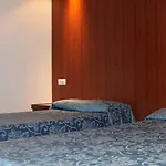 Хостел Leon Dormido &