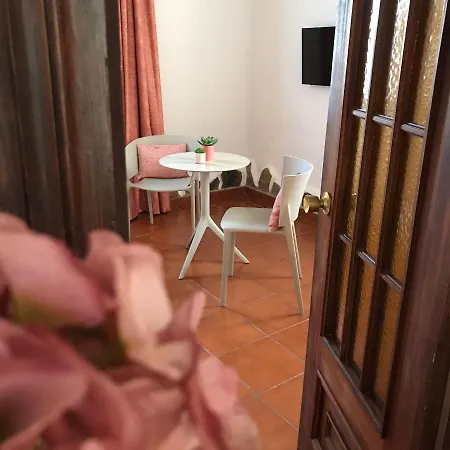León Dormido Hostal *
