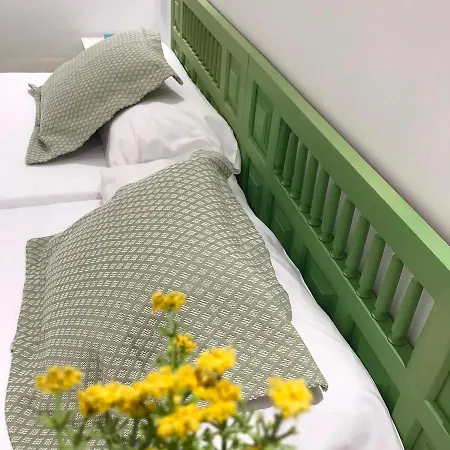 León Dormido Hostal *