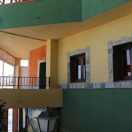 Leon Dormido & Auberge de jeunesse Polop