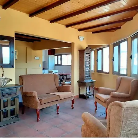 Leon Dormido & Hostel Polop