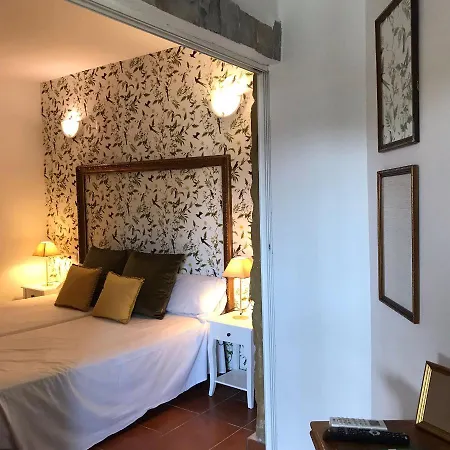 Leon Dormido & Hostel Polop