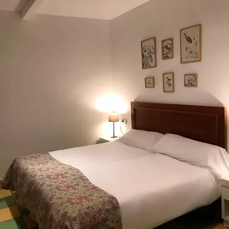 Leon Dormido & Hostel Polop