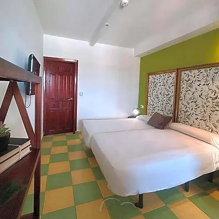 Leon Dormido & Hostel *
