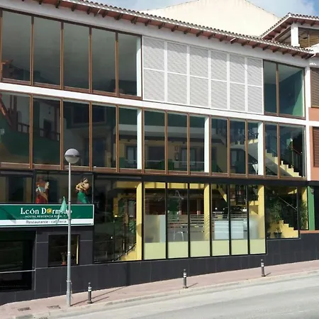 Leon Dormido & Hostel Polop