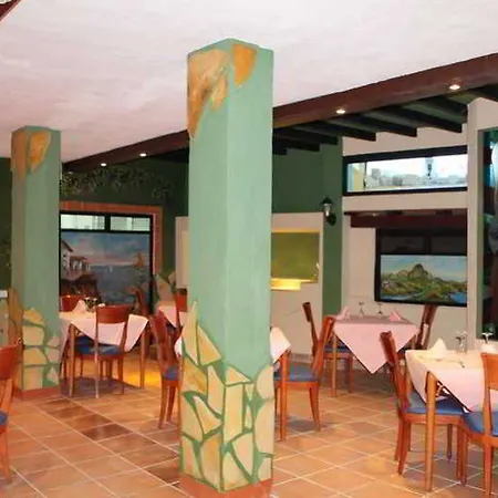 Hostel Leon Dormido & *