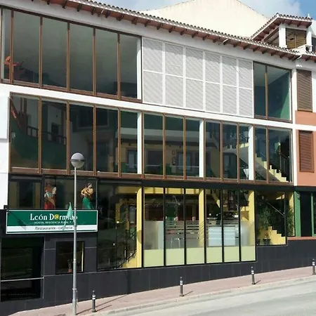 Leon Dormido Rooms & Apartments