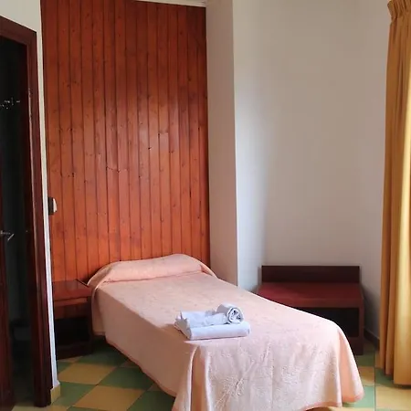 Leon Dormido & Hostel Polop