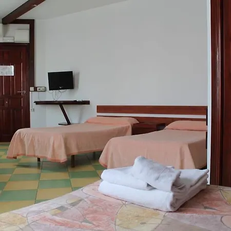 Leon Dormido Rooms & Apartments *