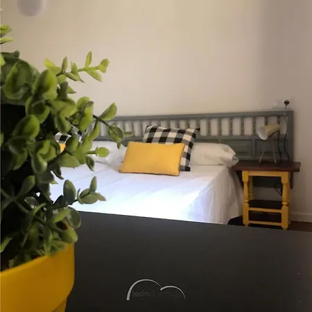 Leon Dormido & Hostel Polop
