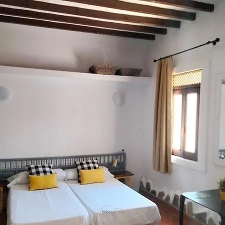 Hostel Leon Dormido & *