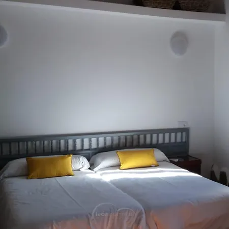 Leon Dormido Rooms & Apartments *