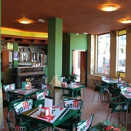 Hostel Leon Dormido Rooms & Apartments Polop