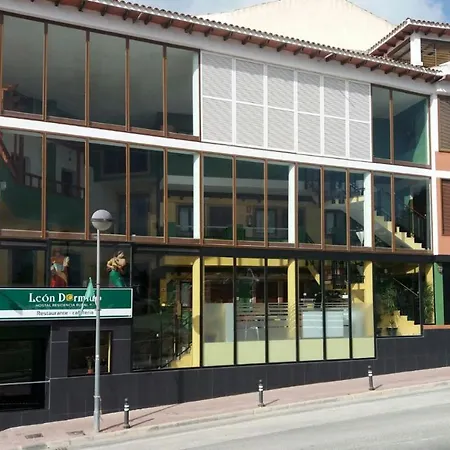 Leon Dormido & Hostel Polop