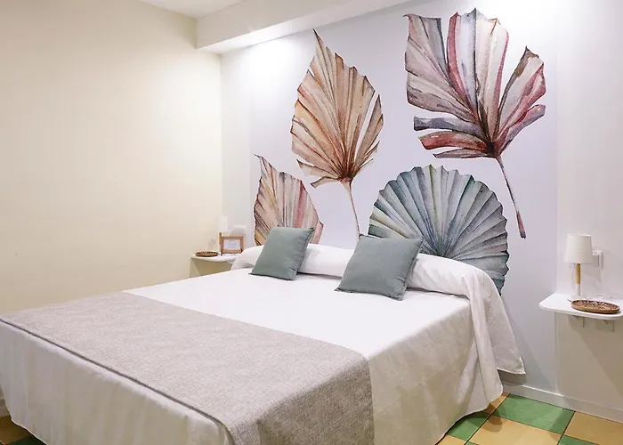 Hostal Leon Dormido & *