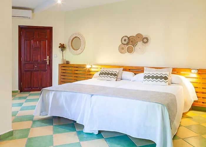 Hostal Leon Dormido & Polop de la Marina