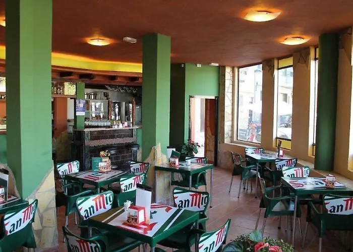 Hostal Leon Dormido & Polop de la Marina