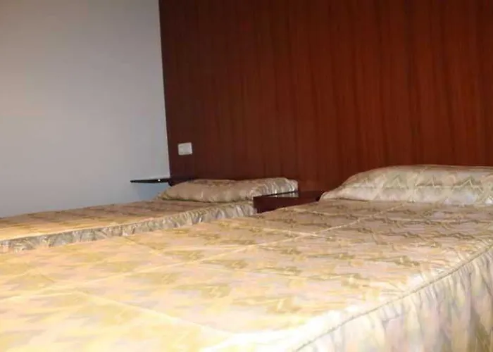 Hostal Leon Dormido &