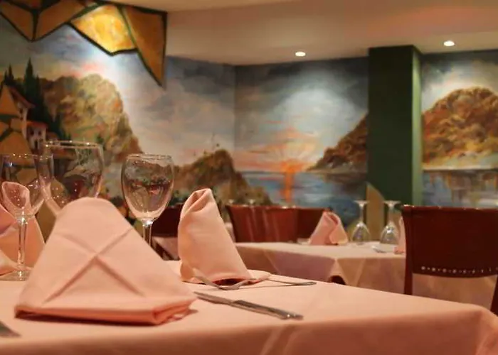 Leon Dormido & Polop de la Marina